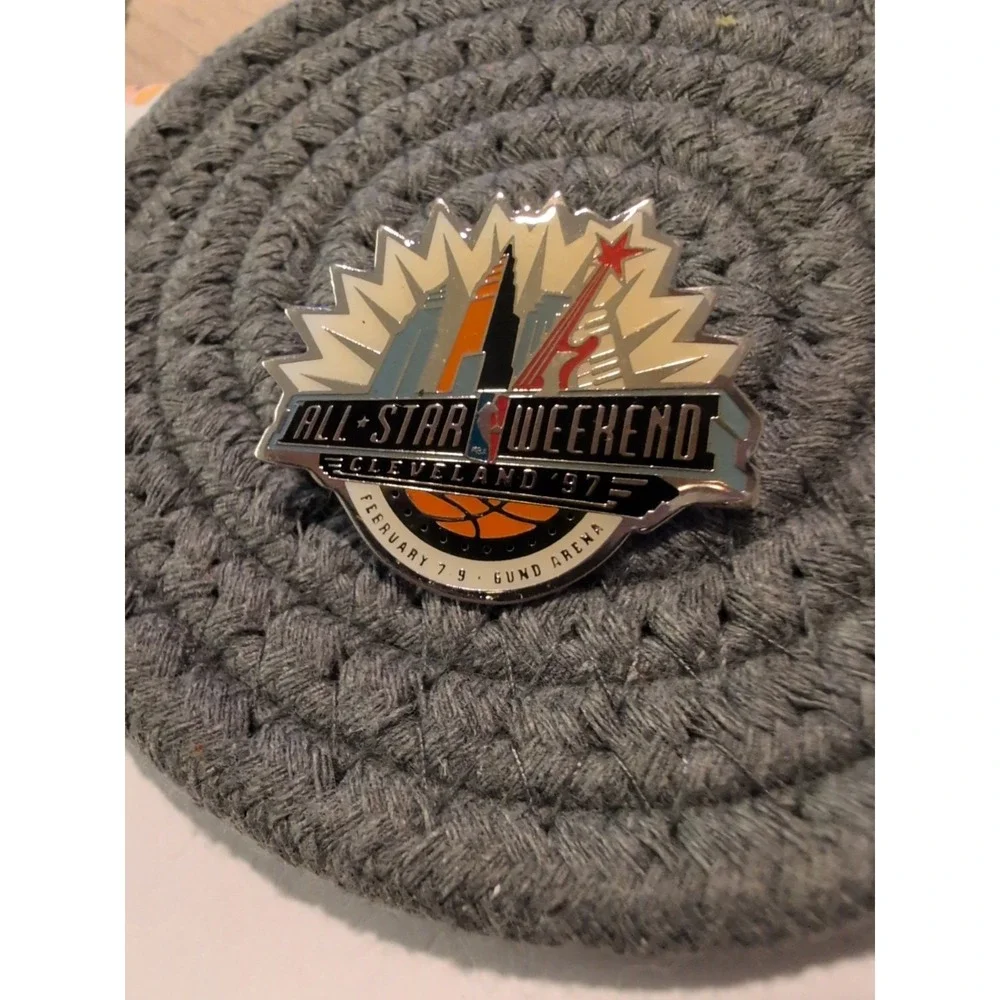 1997 Cleveland Cavaliers Gund Arena NBA Basketball All Star Weekend Lapel‎ Pin